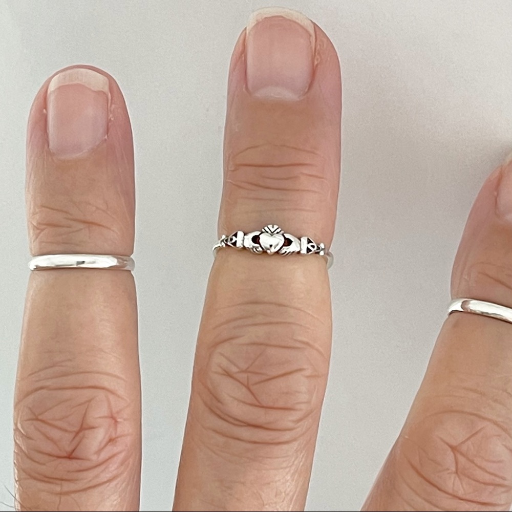 Sterling Silver Tiny Claddagh Toe Ring, Dainty Ir… - image 6